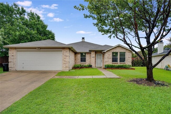 Photo - 208 Blazing Star Trail