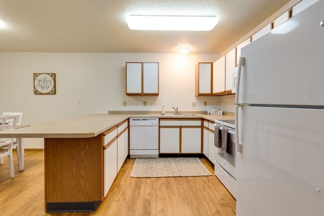 Dakota E & W Apartments