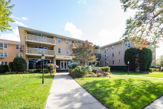 Photo - Capital House