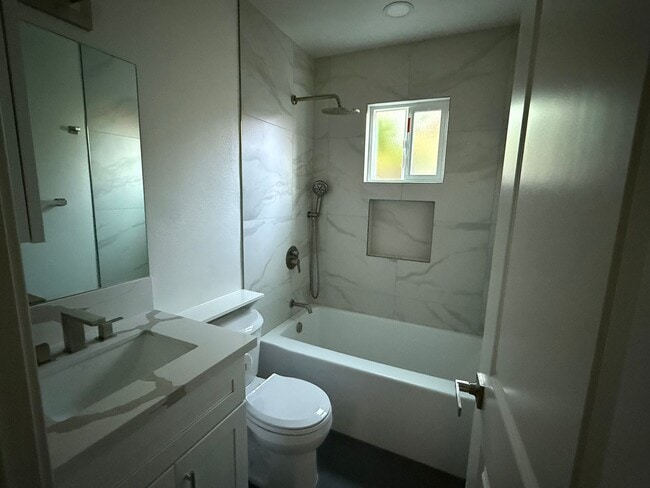 Photo - Showing Friday 7/10 from 5-6pm and Saturday 7/11 from 10-11am!! 3 Bed 2 Bath remodeled home