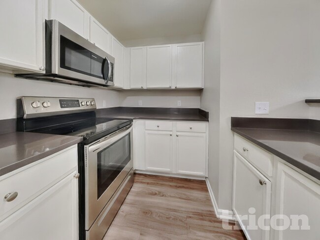 Photo - 855 Bitting Hall Cir
