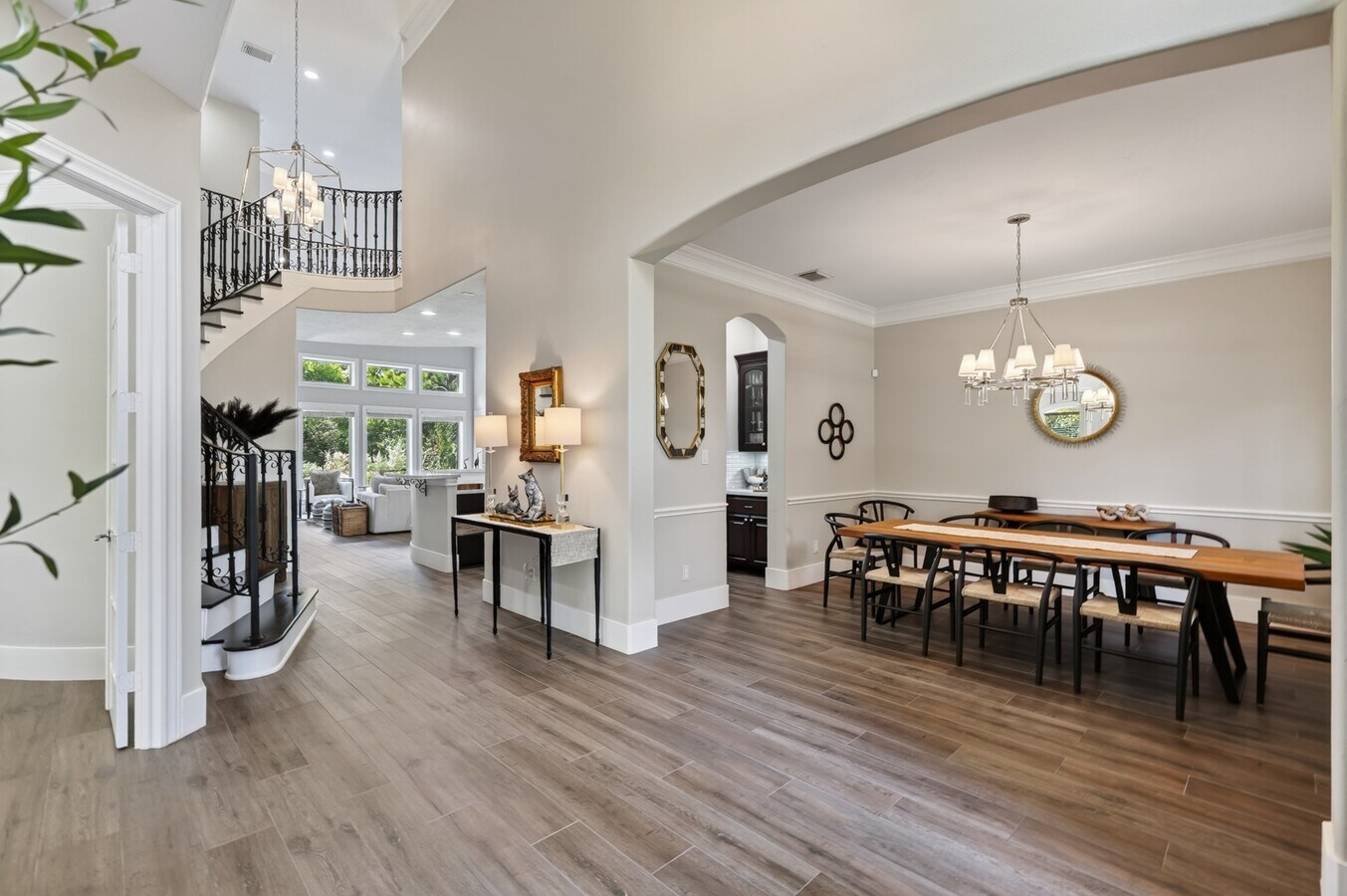 Photo - 110 S Veilwood Cir