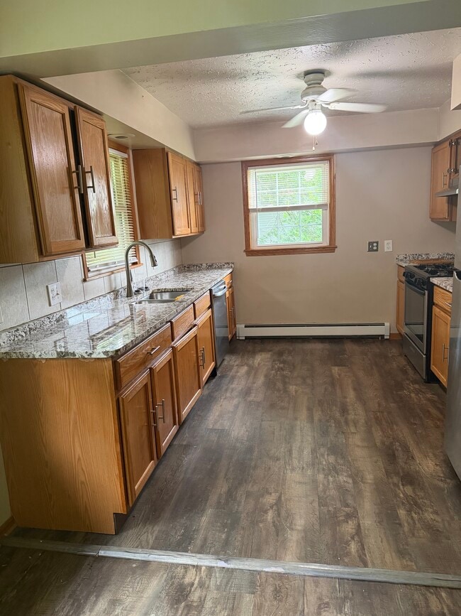 Photo - 3883 Frederick St