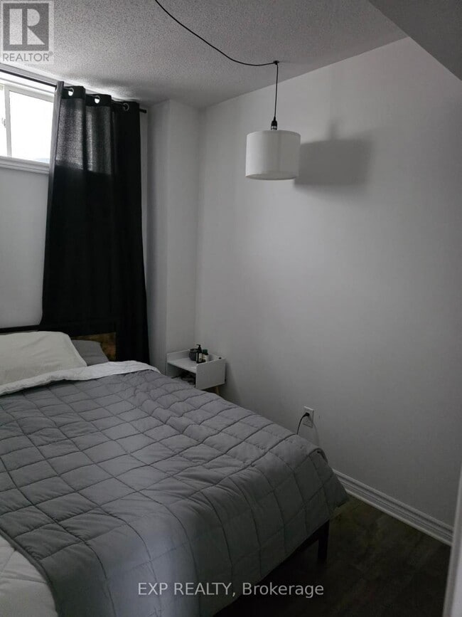 Photo - 159 Minikan St Unit B