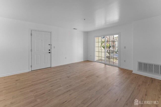 Photo - 1025 Dogwood Ct