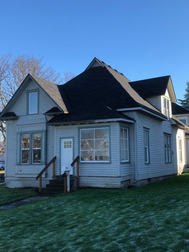 Great 6 bdrm/2 bath close to WWU and downtown - Great 6 bdrm/2 bath close to WWU and downtown House