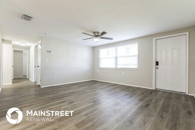 Photo - 60 Harwich Cir