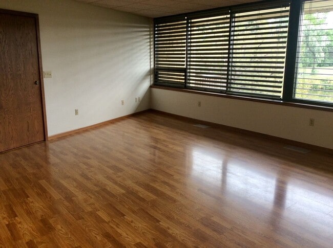 Photo - Hulsing Unit A