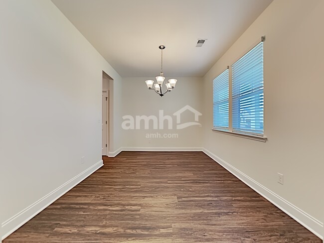 Photo - 284 Bering Ln