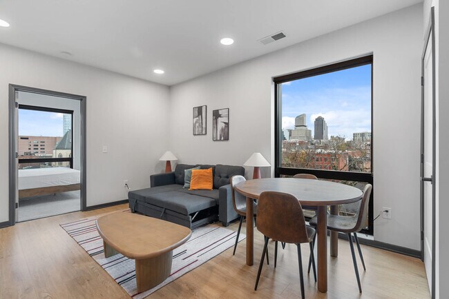 Photo - 423 E Michigan St Unidad ID1032095P