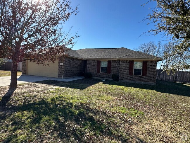 Building Photo - Spacious 4 bedroom 2 bath home in Gainesvi...