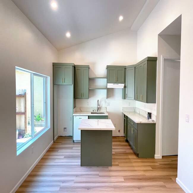 Photo - 8045 Norwich Ave