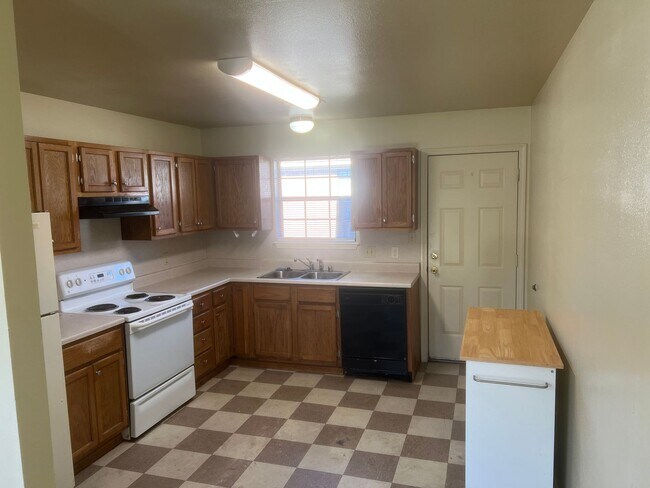 Photo - 2 Bed 1 Bath Duplex