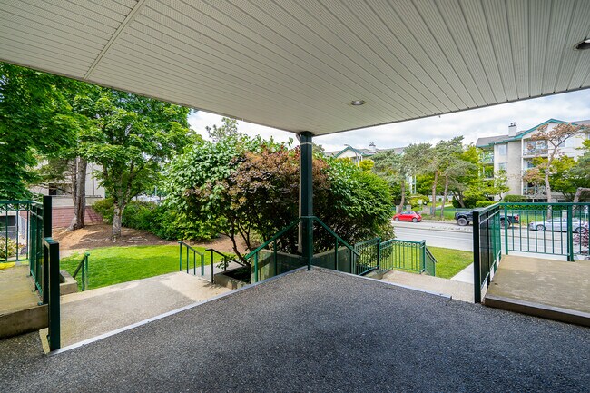 Photo - 20454-353 53 Ave