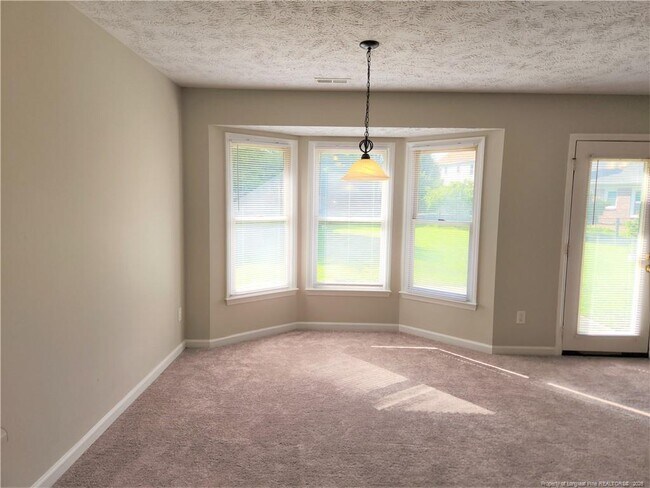 Photo - 286 Potash Pl