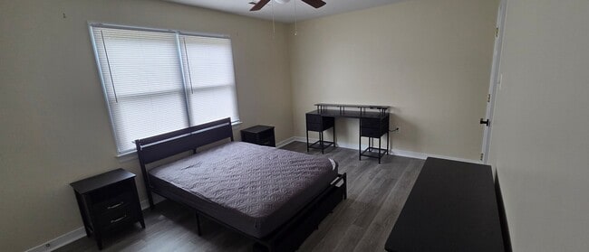 Photo - 1211 1/2 W Leigh St