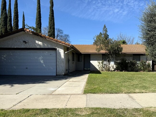 Photo - 3/2 with pool near Merced College