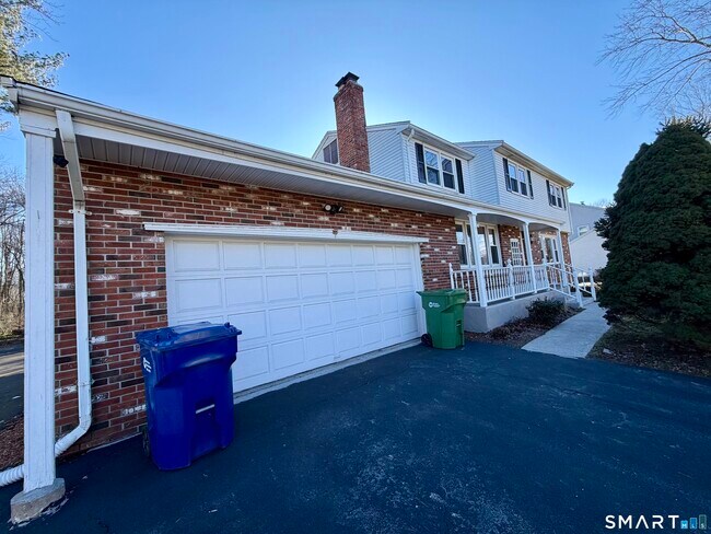 Photo - 44 Crabapple Rd