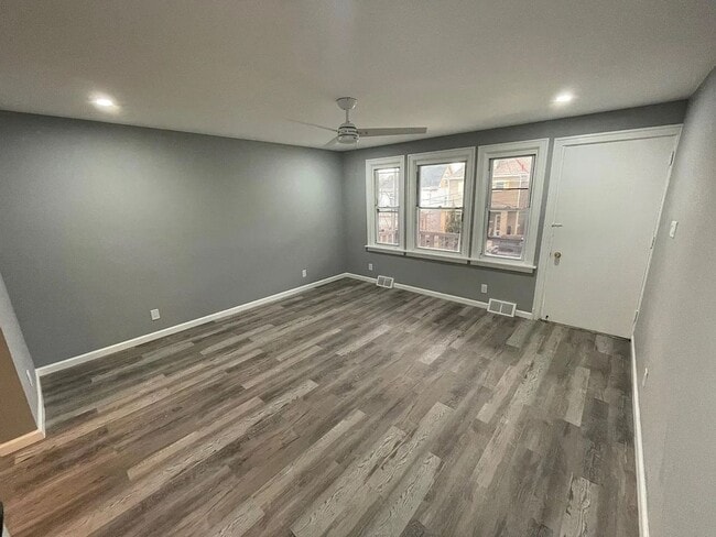 Building Photo - 1509 Rockland Ave Unit 1