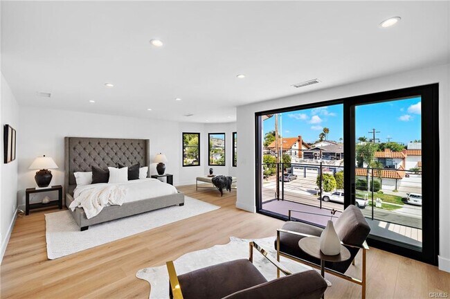 Photo - 26141 Via California