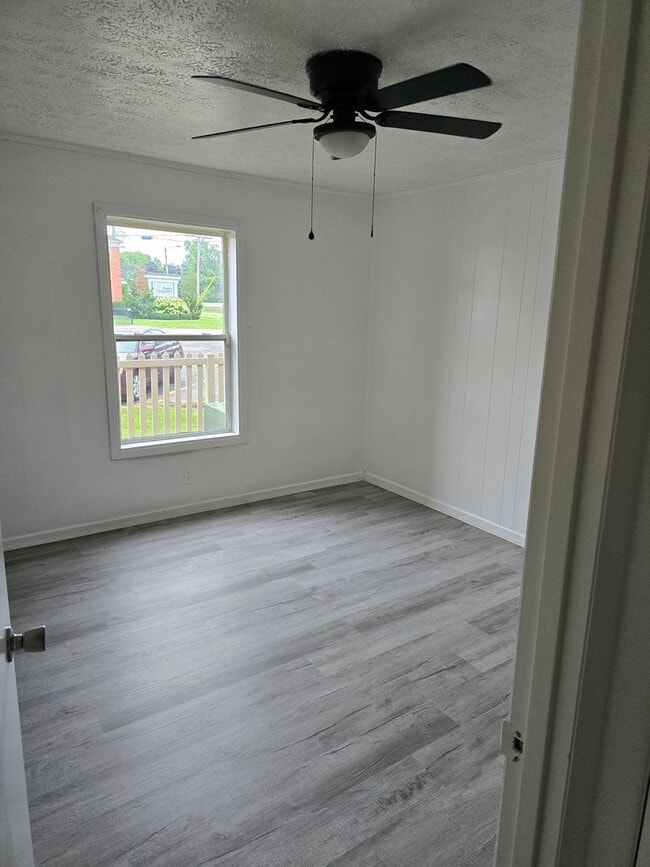 Photo - Beautiful West Side Located $950.00 2 Bedroom 1 Bathroom
