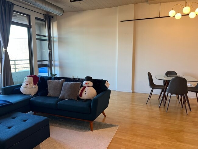 Photo - 1550 S Blue Island Ave Unit 405