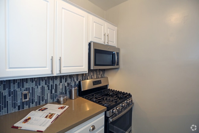 1BR, 1BA-Kitchen