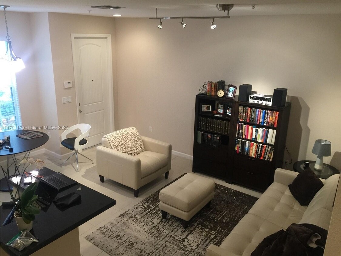 Photo - 283 SW 7th Ct (Pompano Beach, FL)