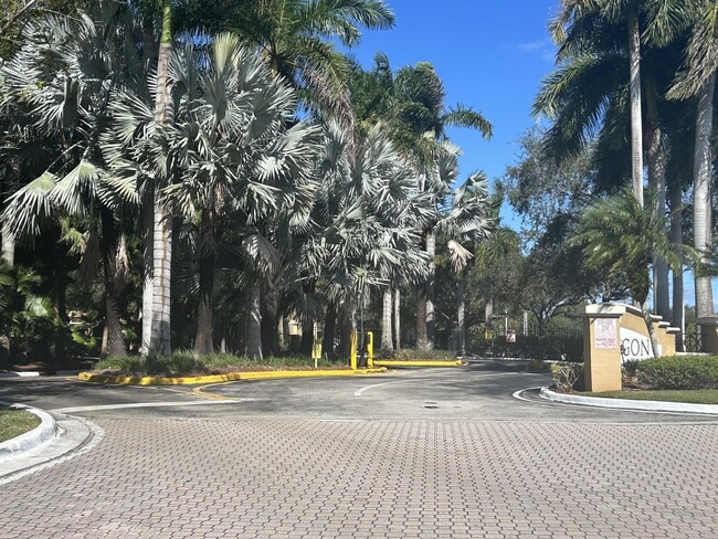 Photo - 751 N Pine Island Rd