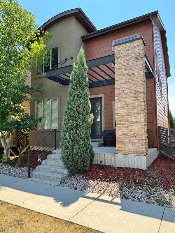 Building Photo - 1928 W 67th Pl Rental