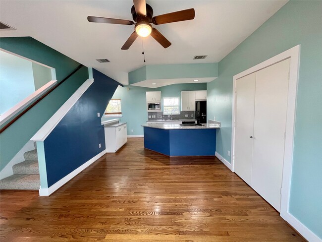 Photo - 5901 Fairdale Ln
