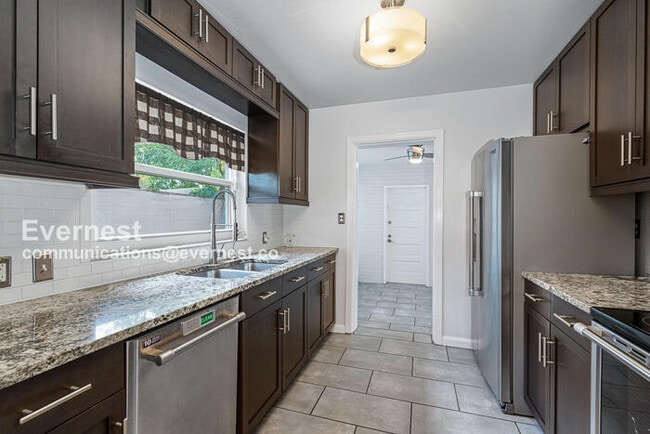 Photo - 5600 Tangerine Ave S