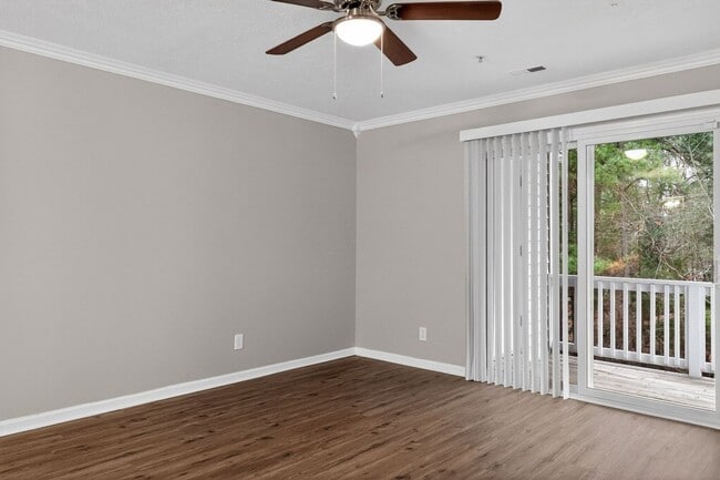 Photo - 295 Warton Ln