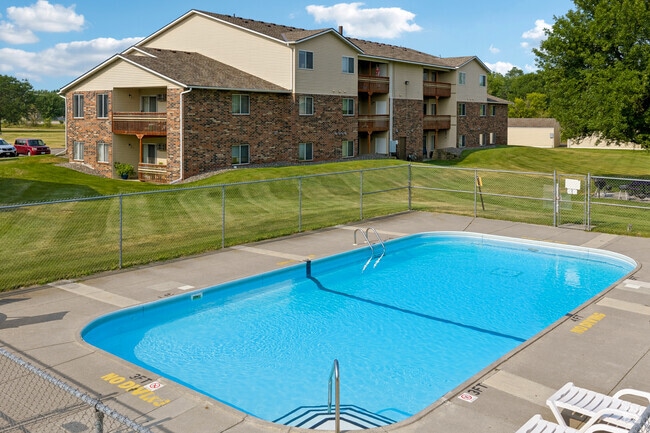Pool - Cobblestone Square Apartments
