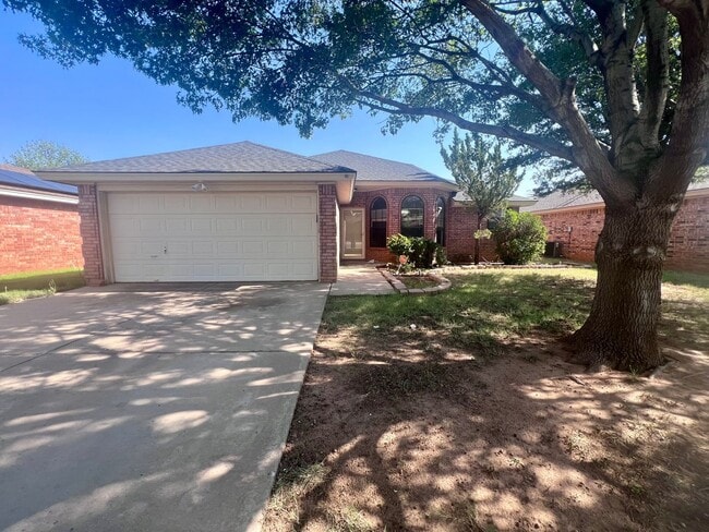Building Photo - South Lubbock Home with Large Flex Room!