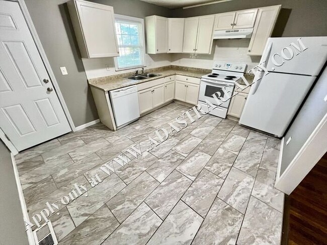 Photo - Cozy 2 Bed 1 Bath Duplex in Independence-Available in MARCH!!