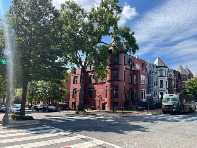 Building Photo - 500 M St NW Unit Apt 1