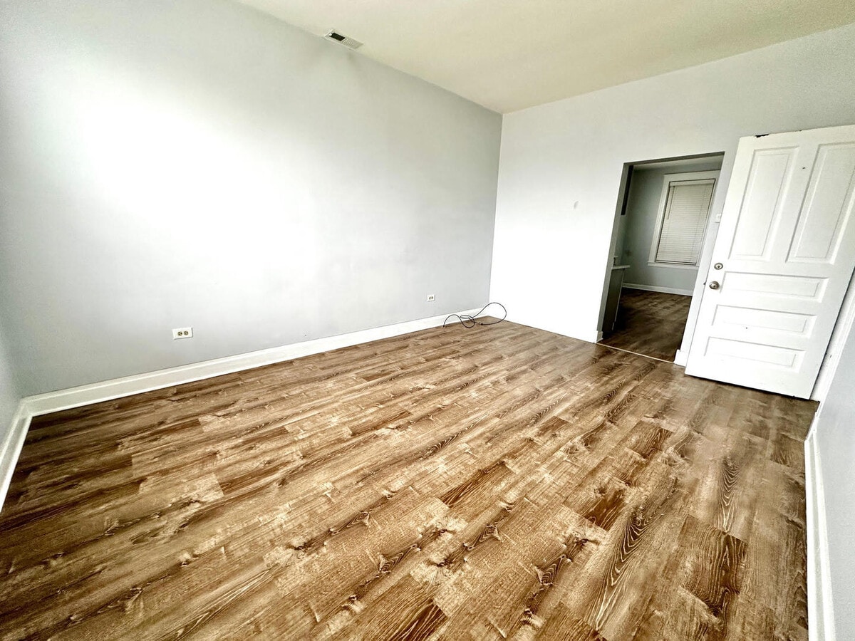 Photo - 931 W 32nd St Unit 2F