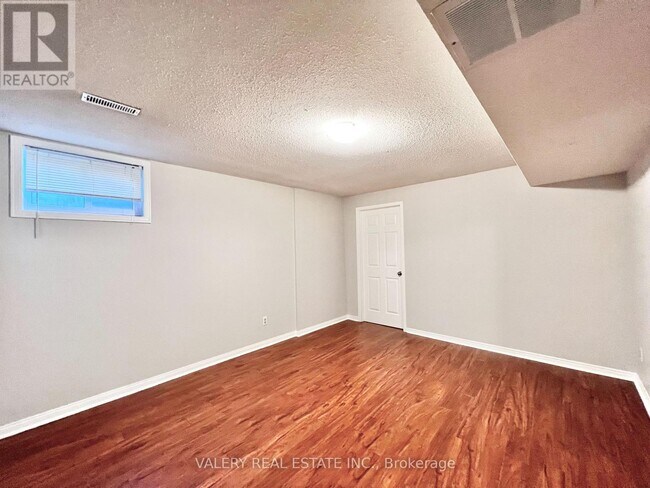 Photo - 66 Bonacres Ave