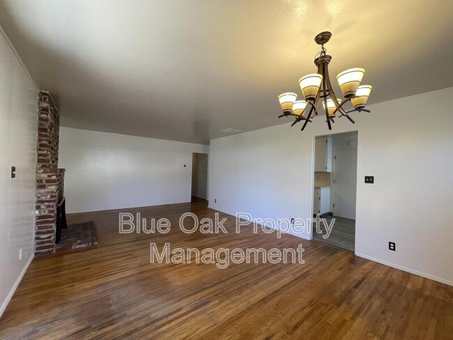 Photo - 6 Begonia Ln