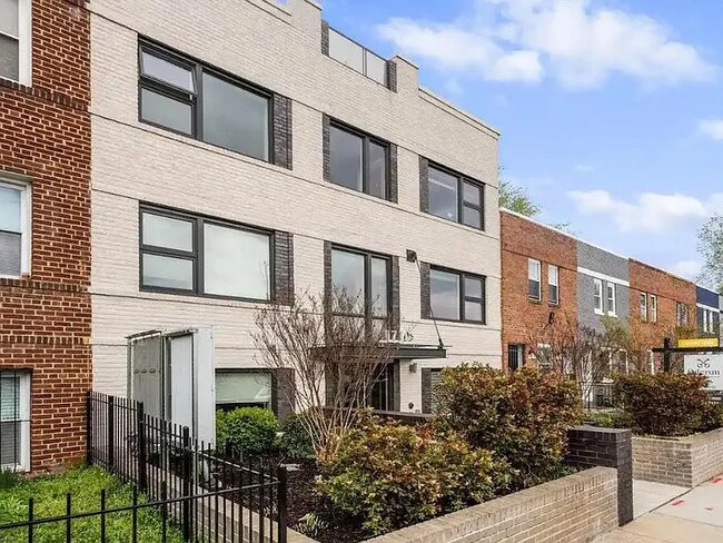 Photo - 1710 Gales St NE Unidad 4