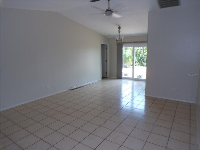 Photo - 10104 Willmington Blvd