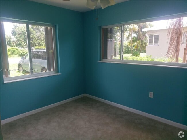 Building Photo - 520 NW 144th St Unit 2 Rental