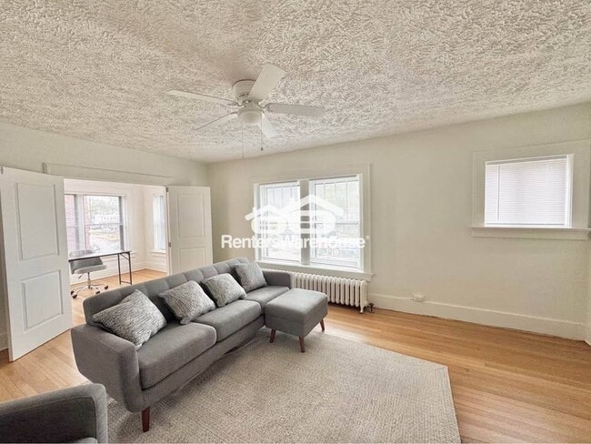 Building Photo - 3612 Ingersoll Ave Rental