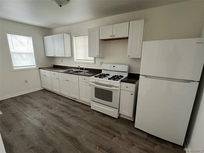 Photo - 438 Kenilworth Ave