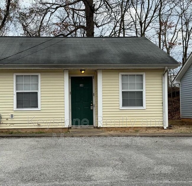 Building Photo - 1375 Thompsonville Ln Unit 18