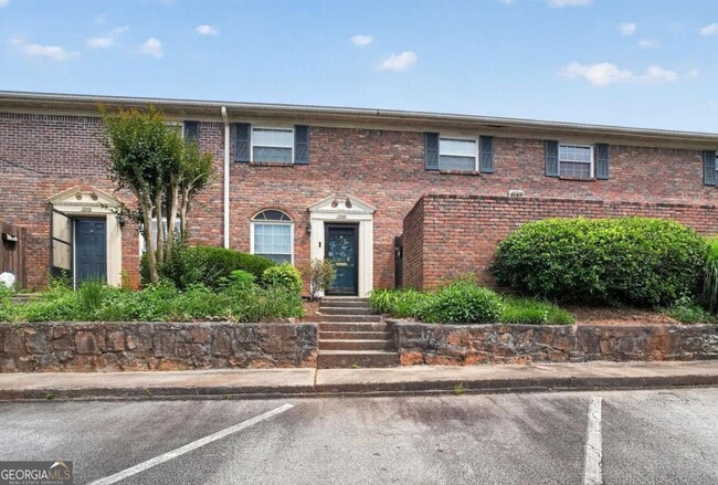 Building Photo - 2917 N Dekalb Dr