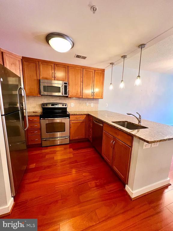 Building Photo - 888 N Quincy St Unit 1505