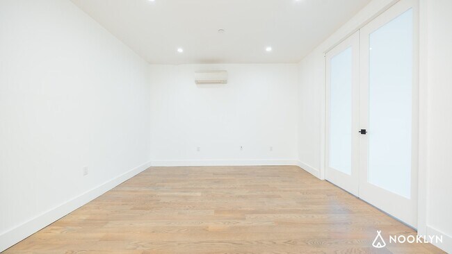 Photo - 282 E 32nd St Unit 2a