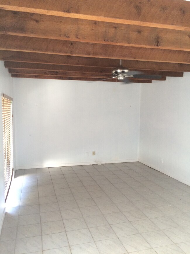 Photo - 1622 Shaker Cir